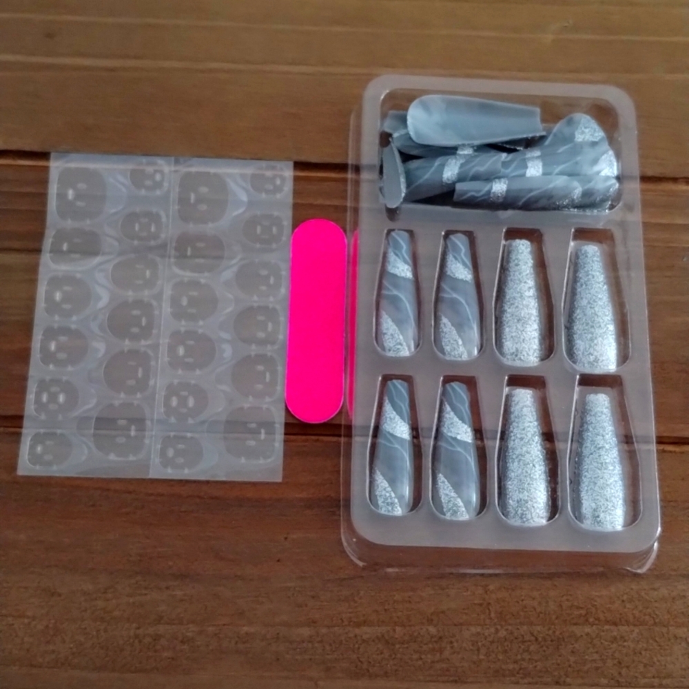 Marble Textured Quick Manicure Nails